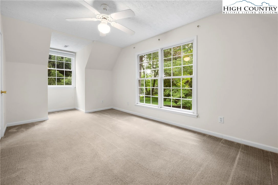 Image number 7 for the current listing