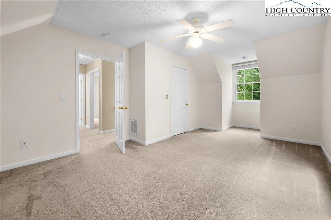 Image number 6 for the current listing
