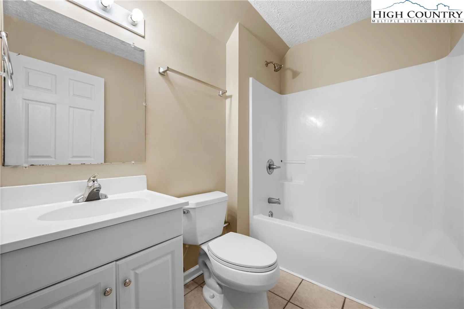 Image number 4 for the current listing
