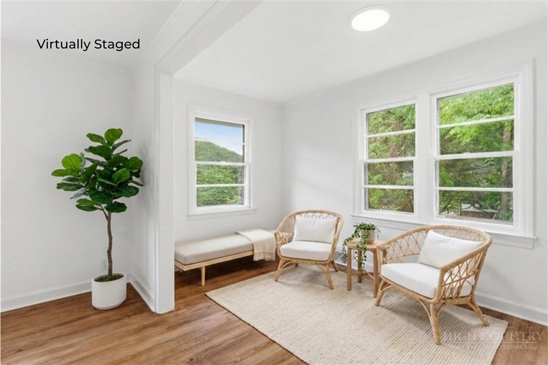 Image number 7 for the current listing