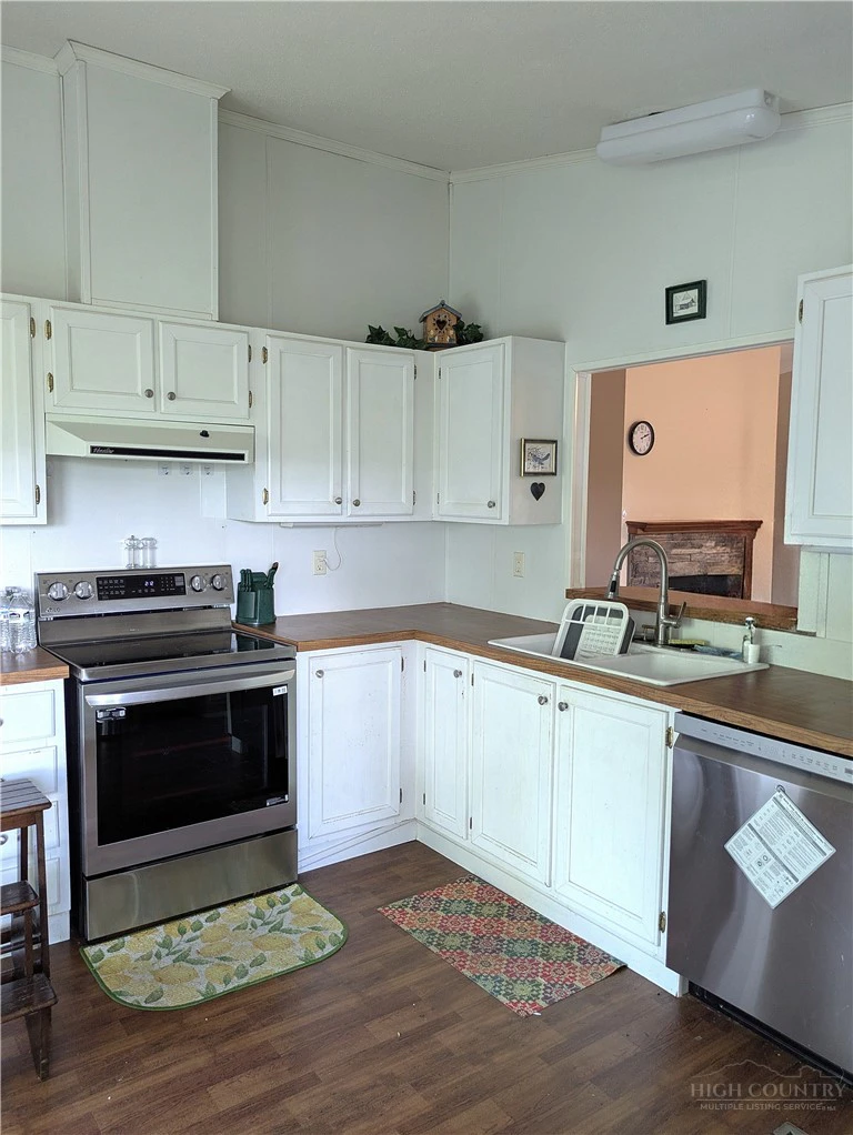 Image number 19 for the current listing