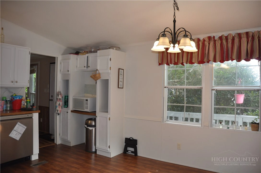 Image number 20 for the current listing
