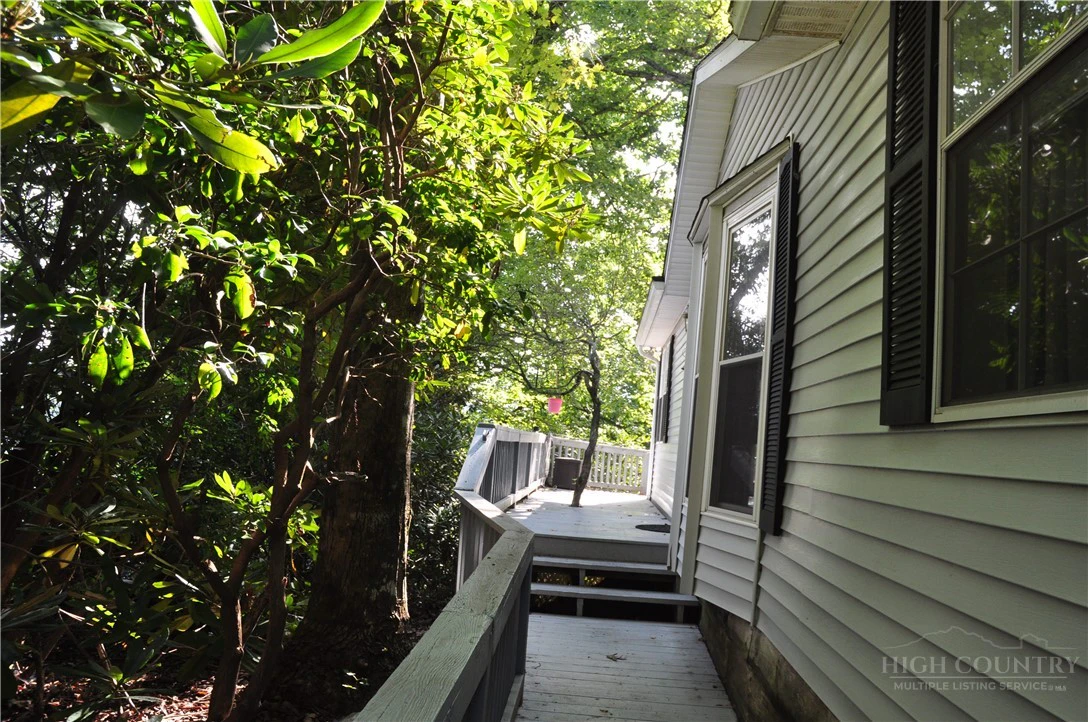 Image number 3 for the current listing