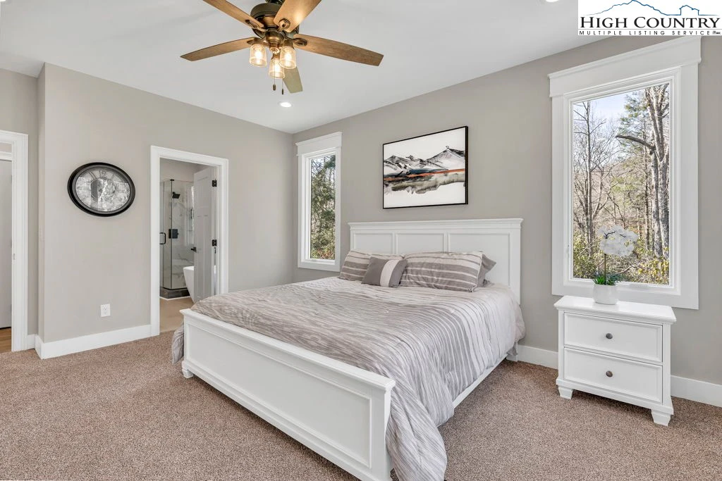 Image number 3 for the current listing