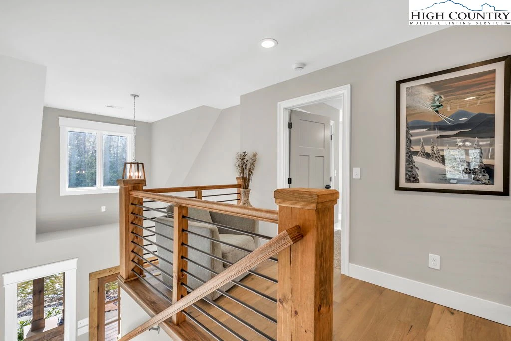 Image number 12 for the current listing