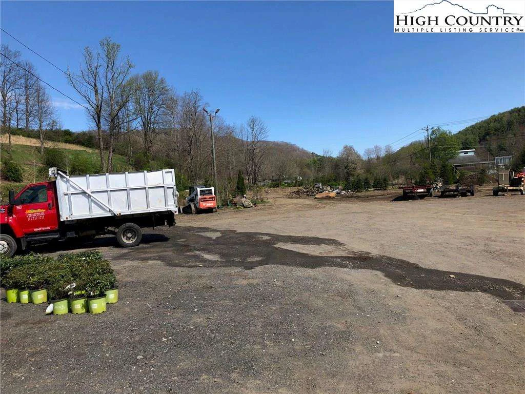 Image number 5 for the current listing