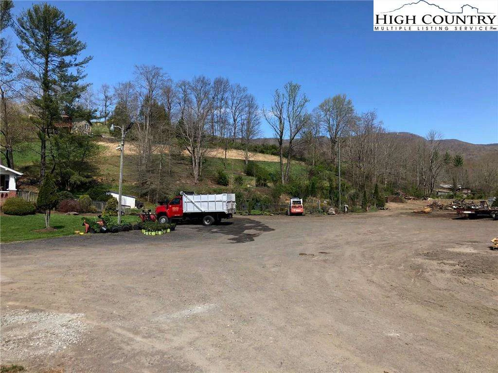 Image number 8 for the current listing