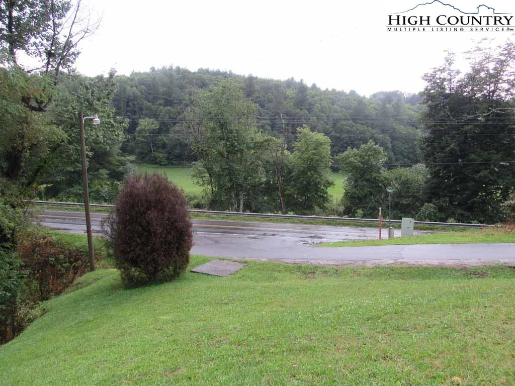 Image number 18 for the current listing