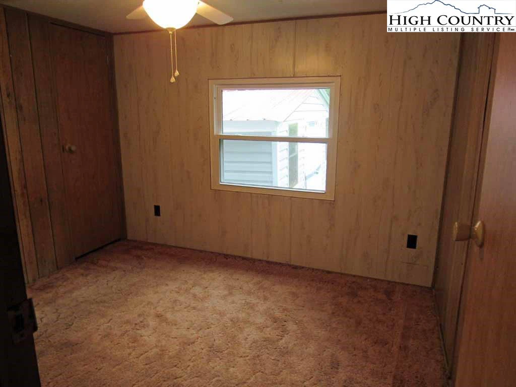 Image number 3 for the current listing