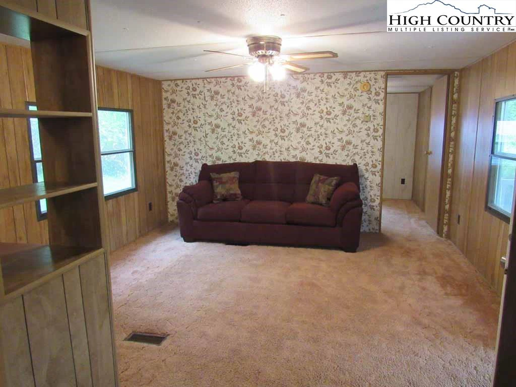Image number 6 for the current listing