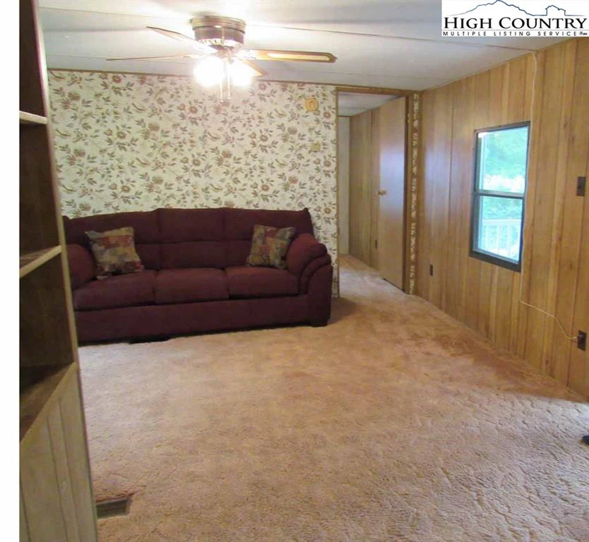 Image number 7 for the current listing