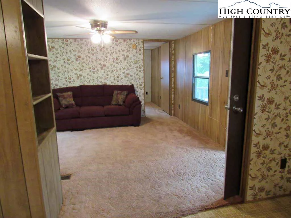 Image number 8 for the current listing