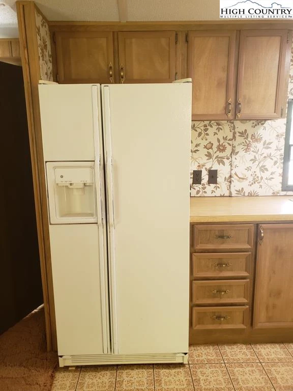 Image number 2 for the current listing