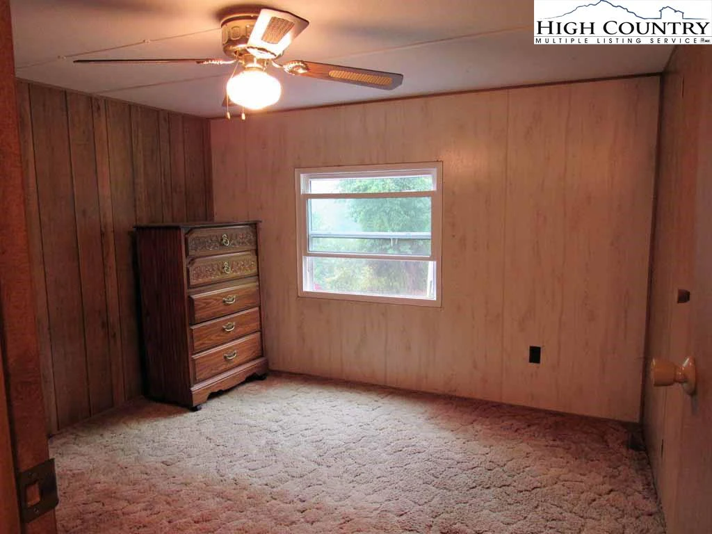 Image number 12 for the current listing