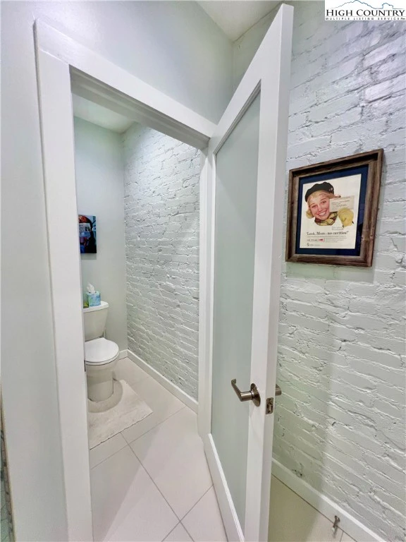Image number 9 for the current listing