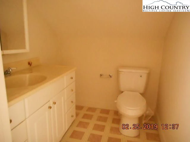 Image number 18 for the current listing