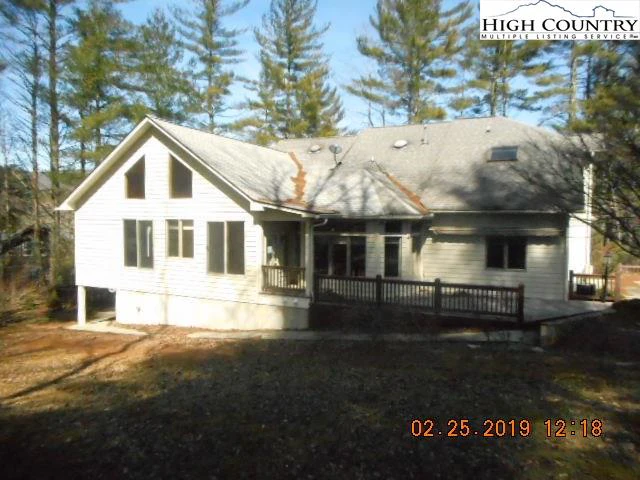 Image number 17 for the current listing