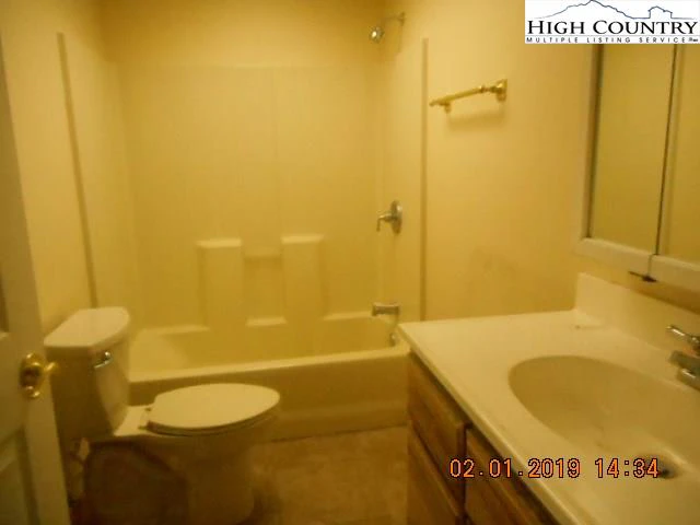 Image number 15 for the current listing
