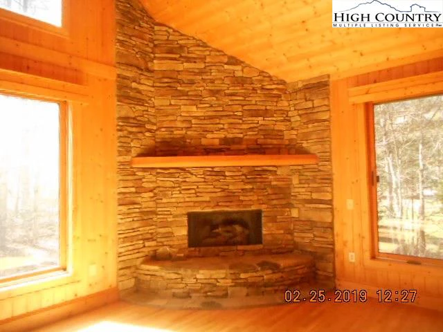 Image number 29 for the current listing