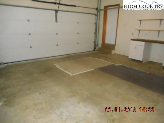 Image number 3 for the current listing