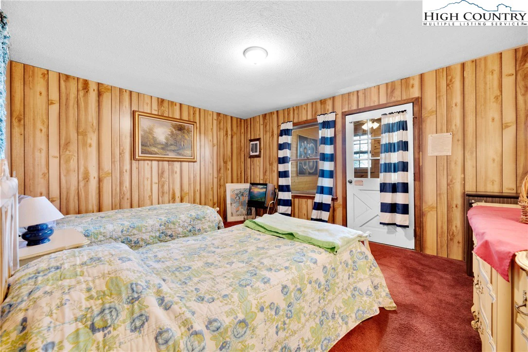 Image number 5 for the current listing