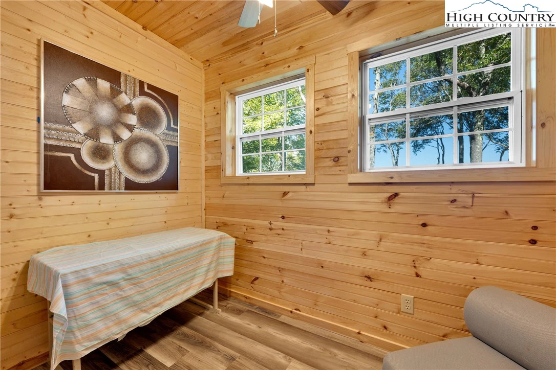 Image number 6 for the current listing