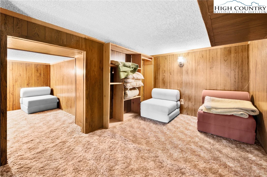 Image number 15 for the current listing