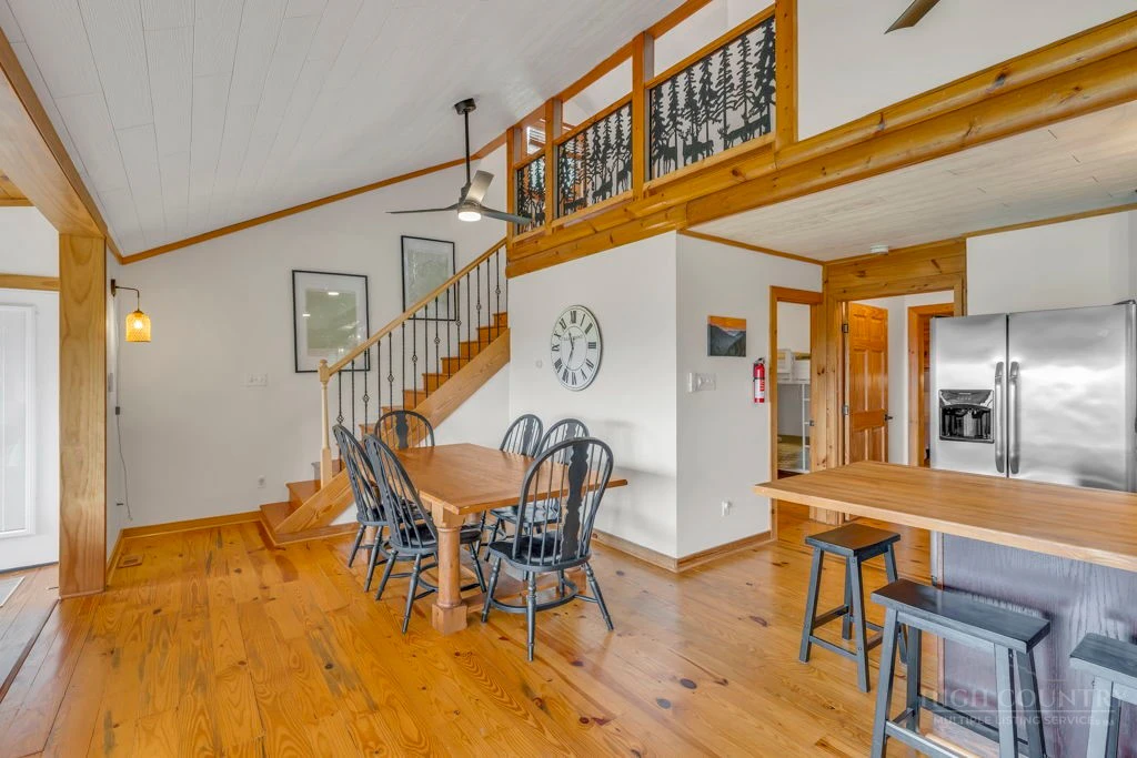 Image number 13 for the current listing