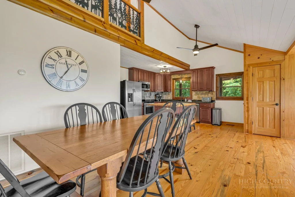 Image number 18 for the current listing