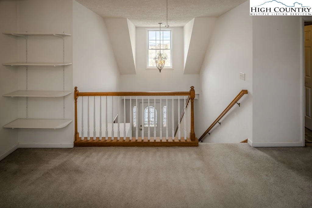 Image number 3 for the current listing