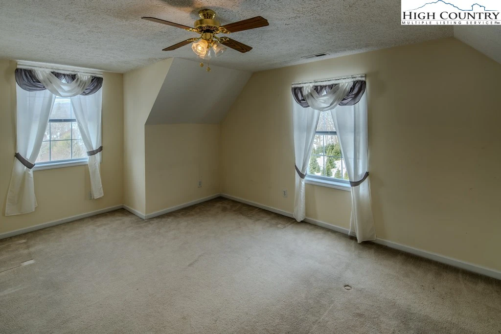 Image number 5 for the current listing