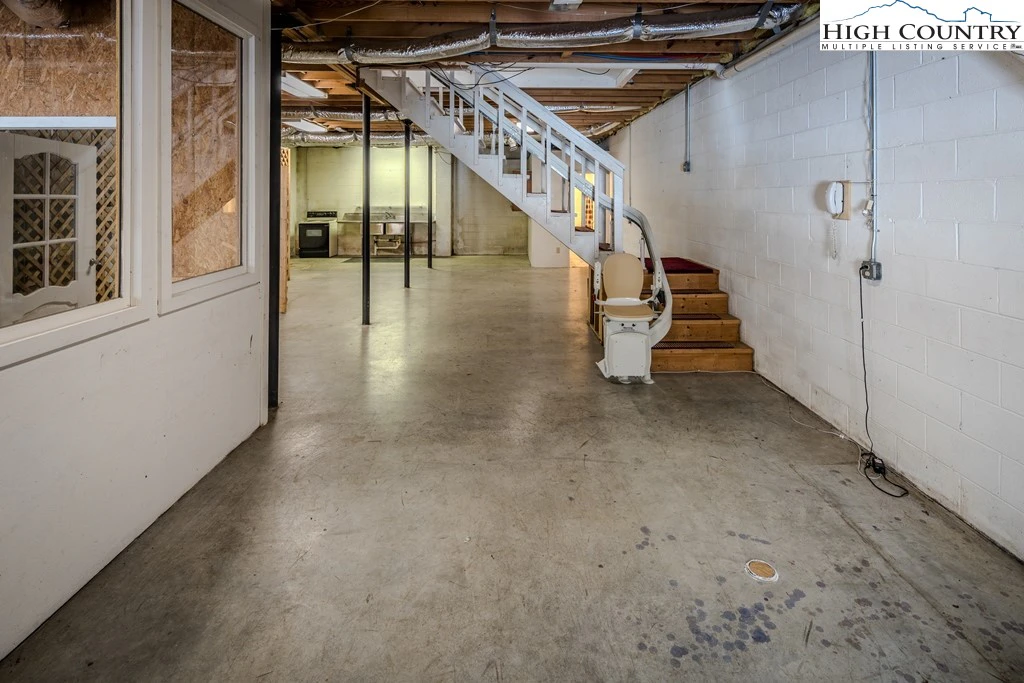 Image number 7 for the current listing