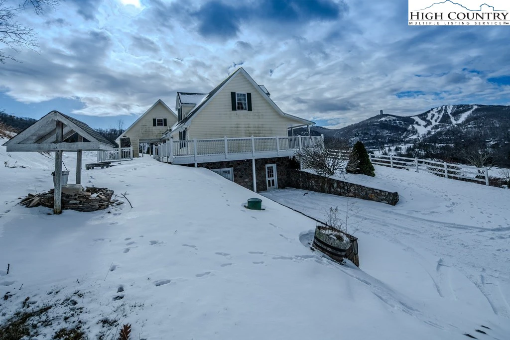 Image number 13 for the current listing