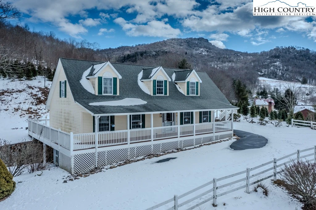 Image number 14 for the current listing