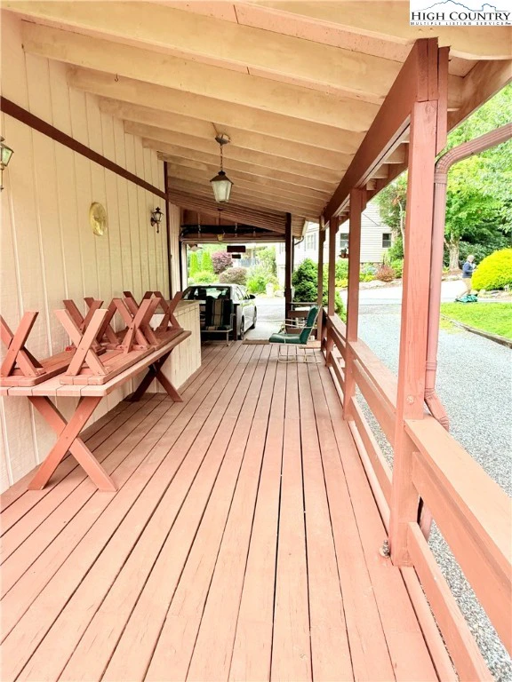 Image number 11 for the current listing