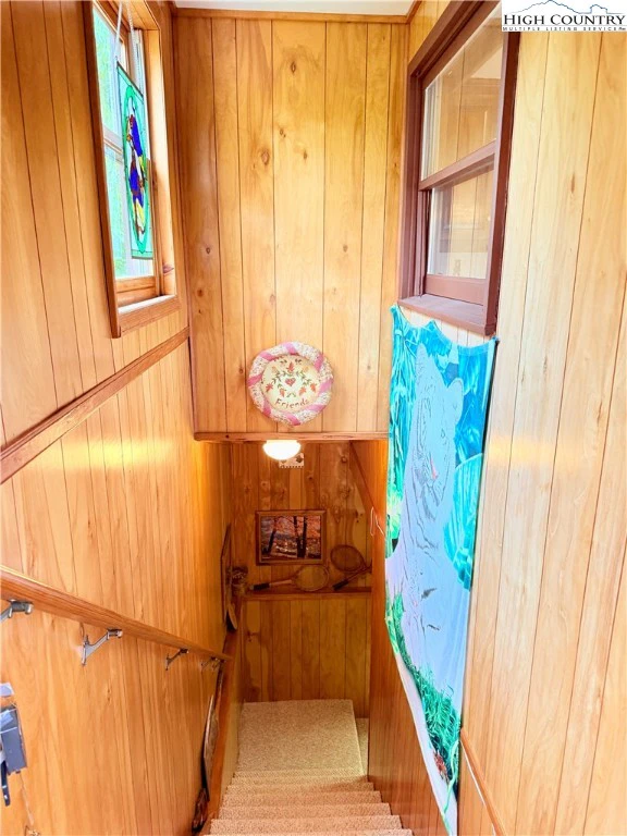 Image number 4 for the current listing
