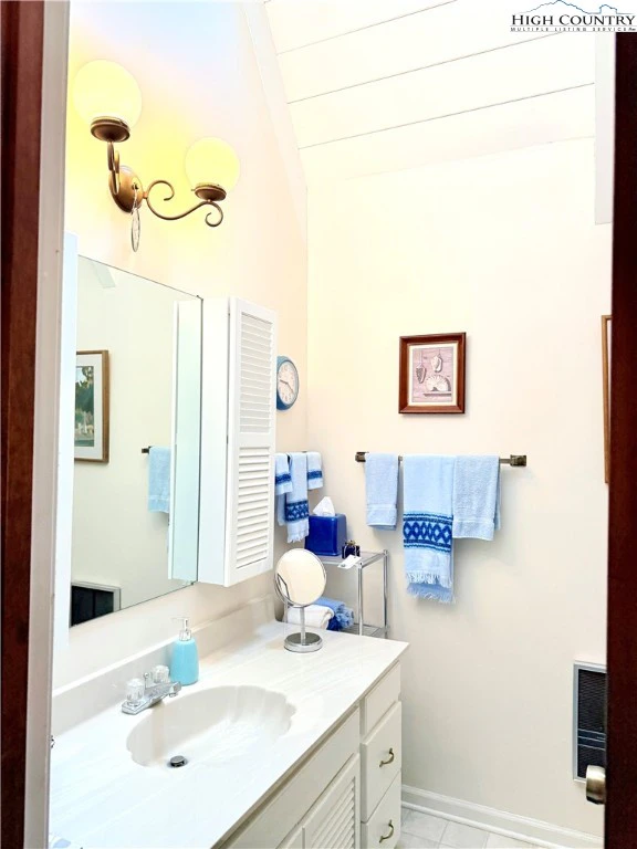 Image number 3 for the current listing