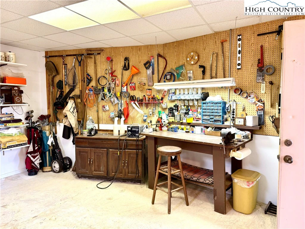 Image number 10 for the current listing