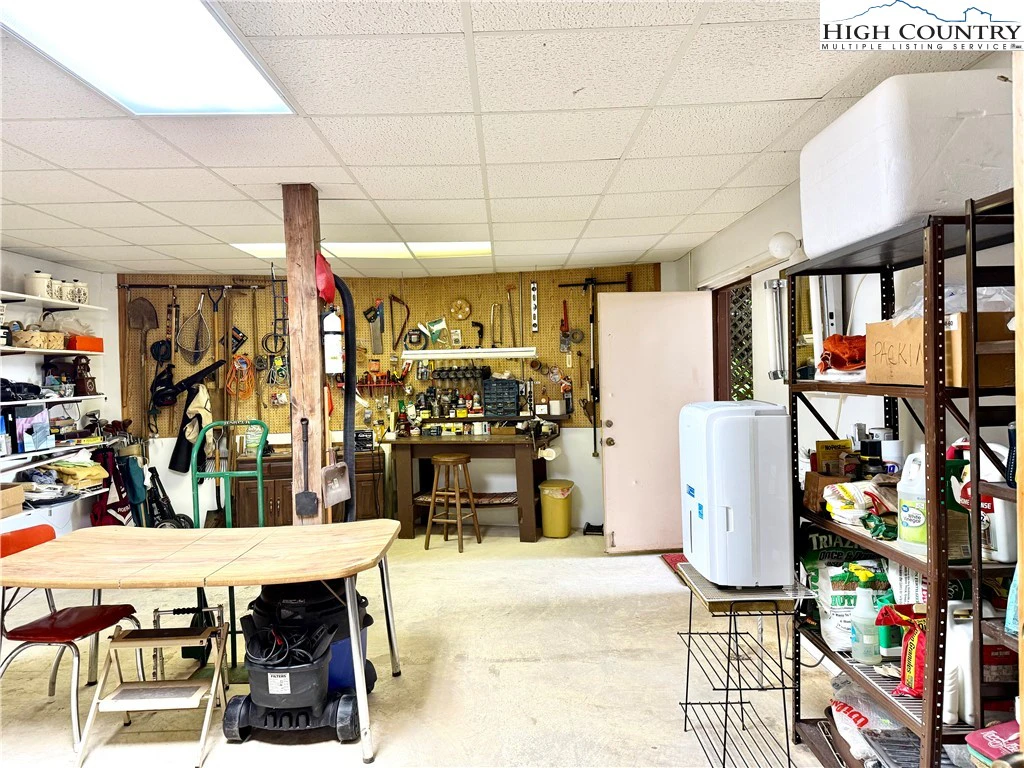 Image number 9 for the current listing