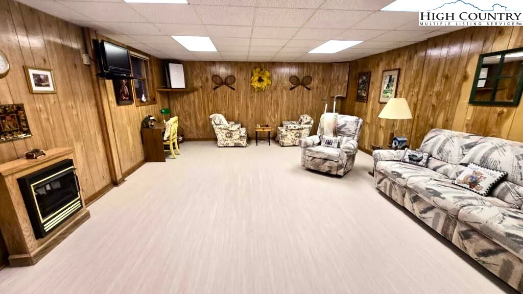 Image number 6 for the current listing