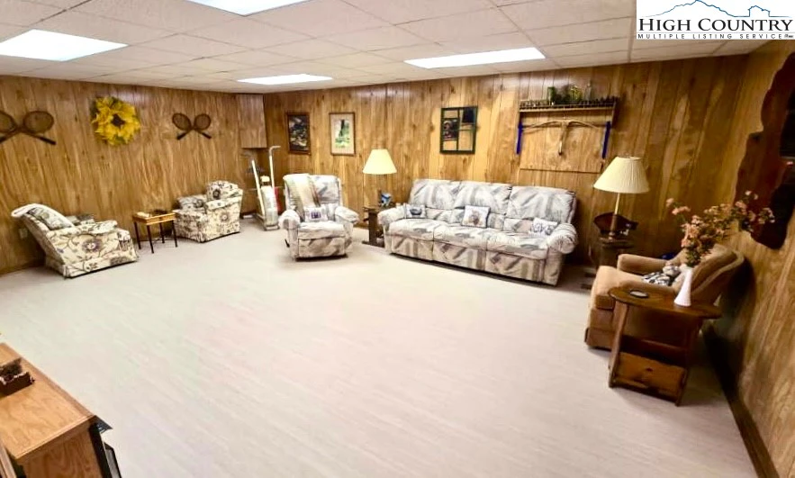 Image number 7 for the current listing