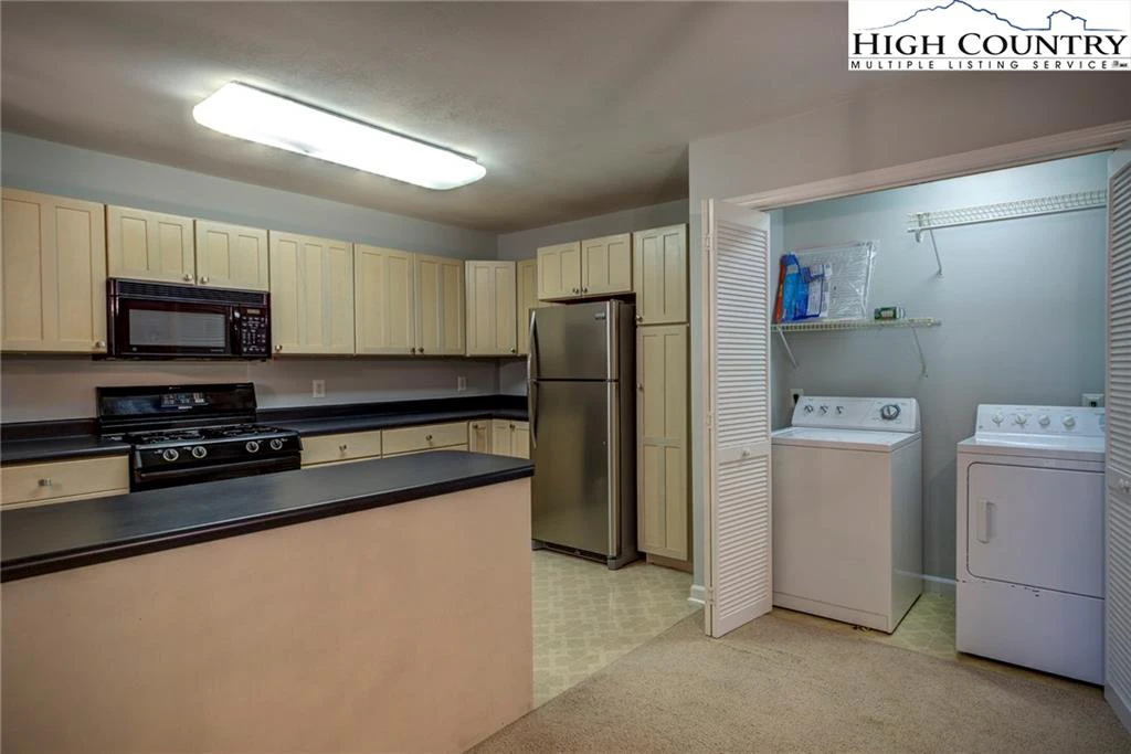 Image number 2 for the current listing