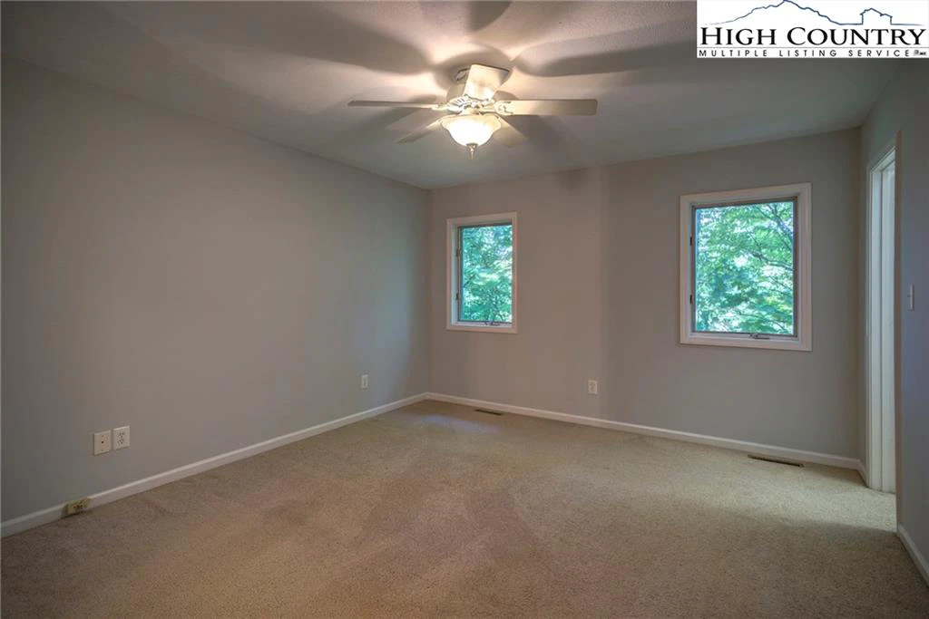 Image number 7 for the current listing