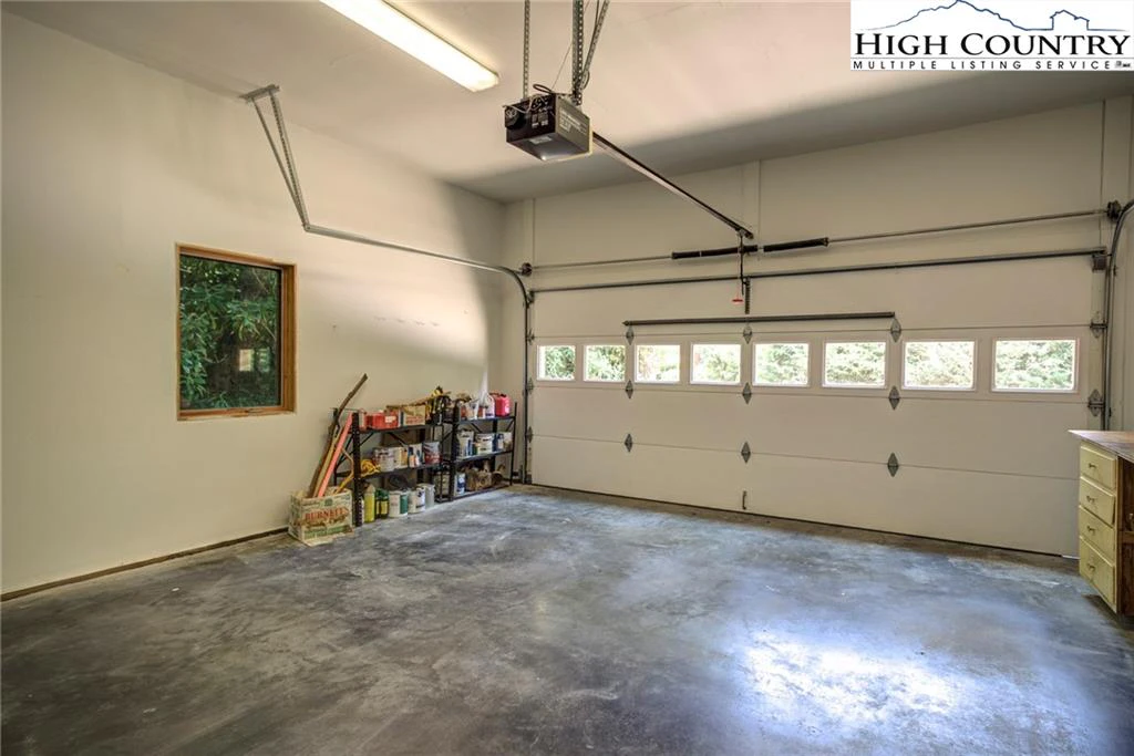 Image number 4 for the current listing