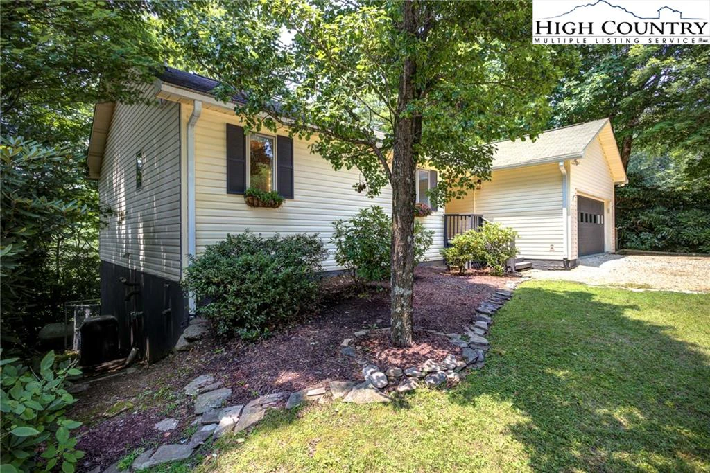 Image number 19 for the current listing