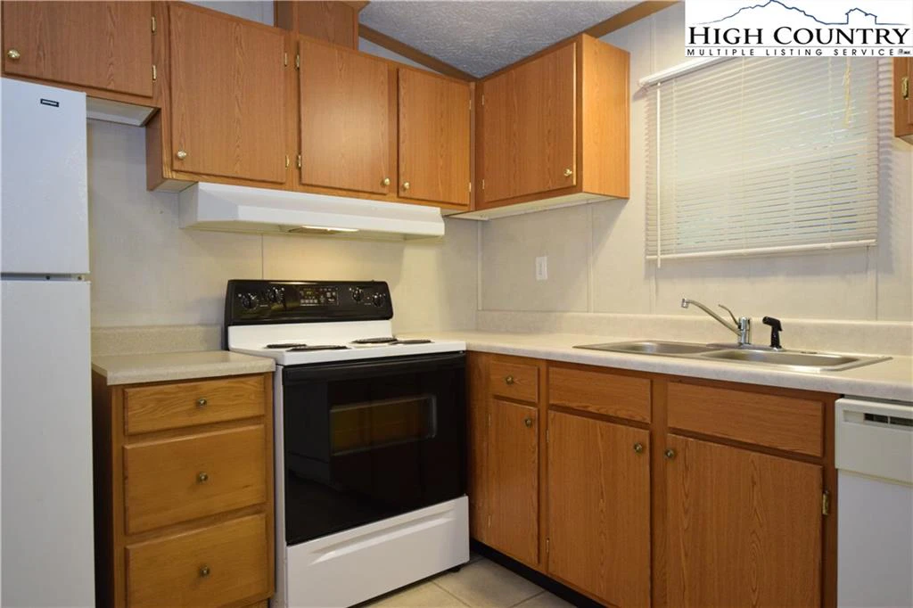 Image number 3 for the current listing