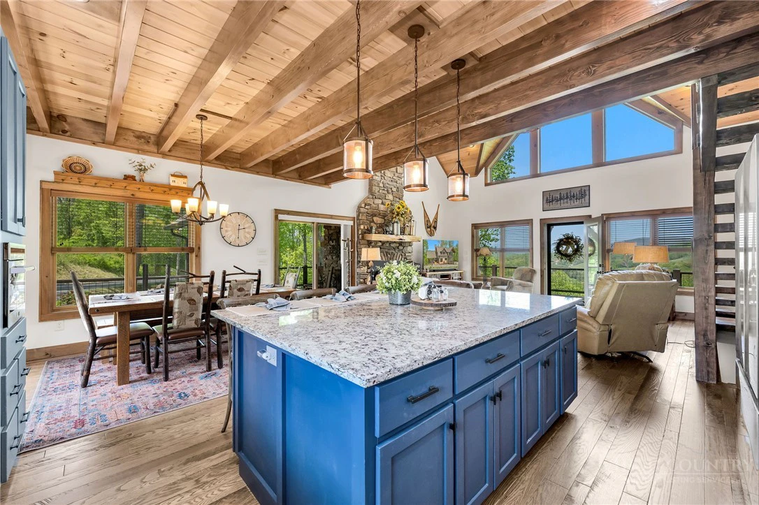 Image number 12 for the current listing