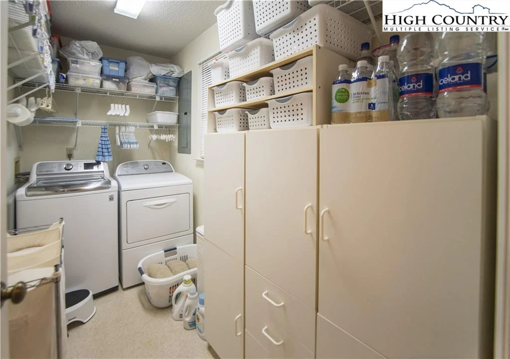 Image number 2 for the current listing