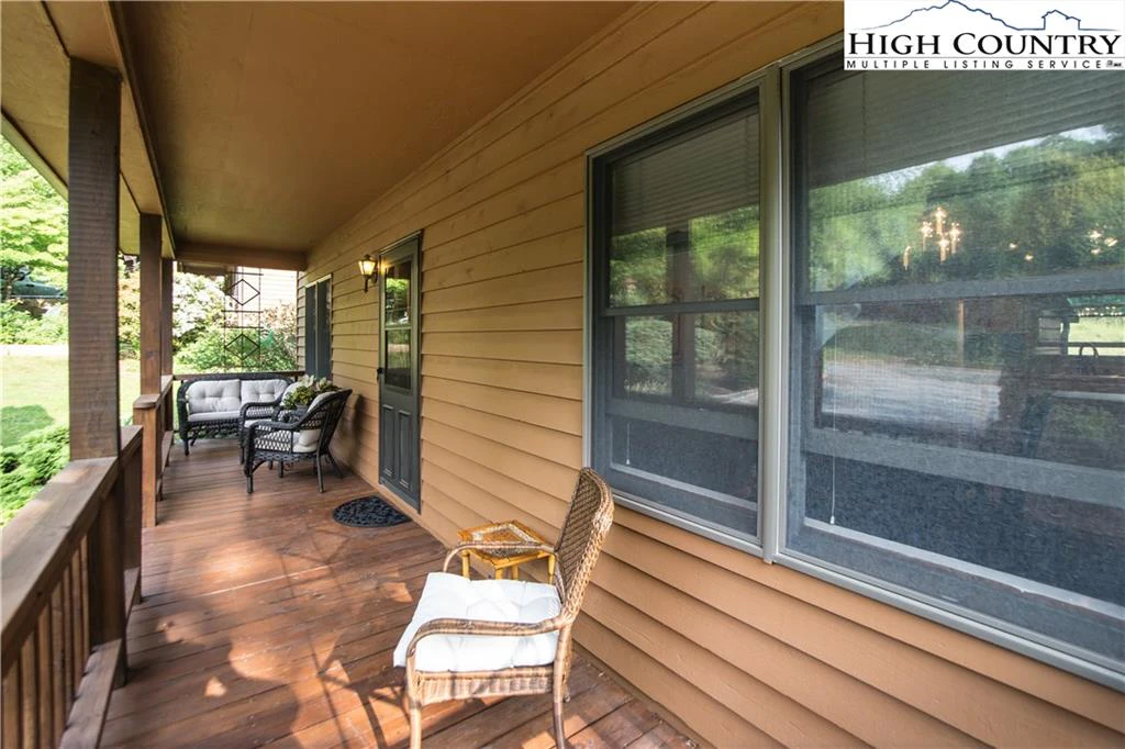 Image number 22 for the current listing