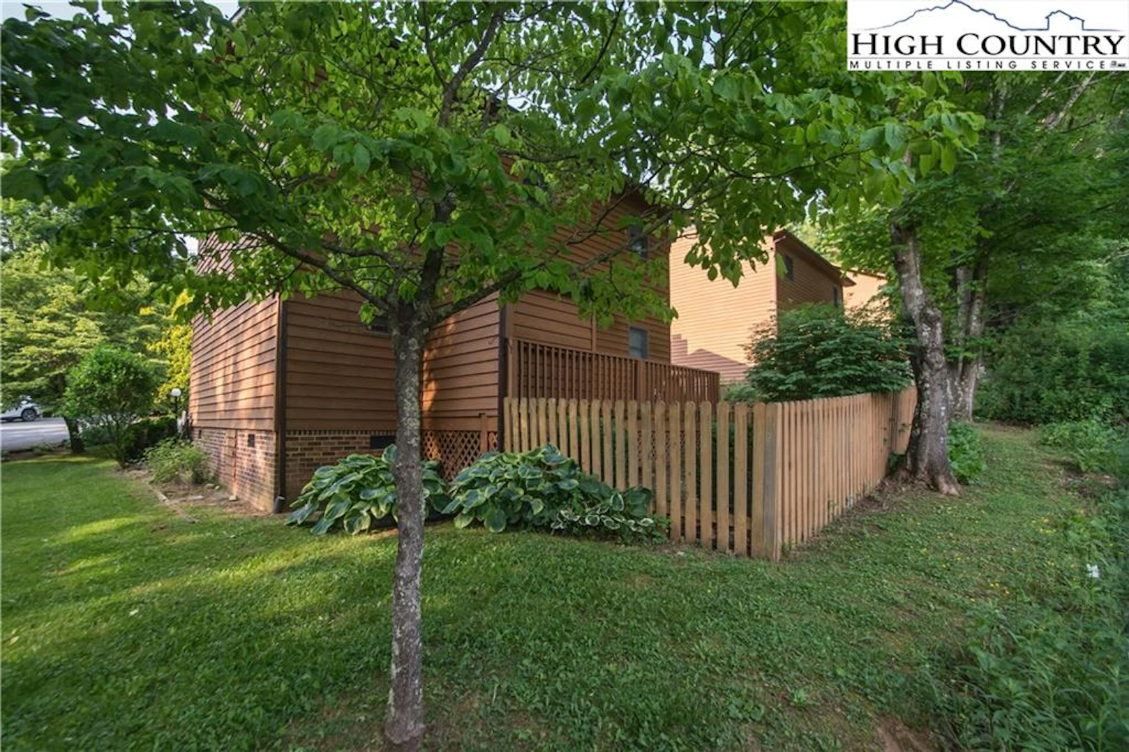 Image number 4 for the current listing